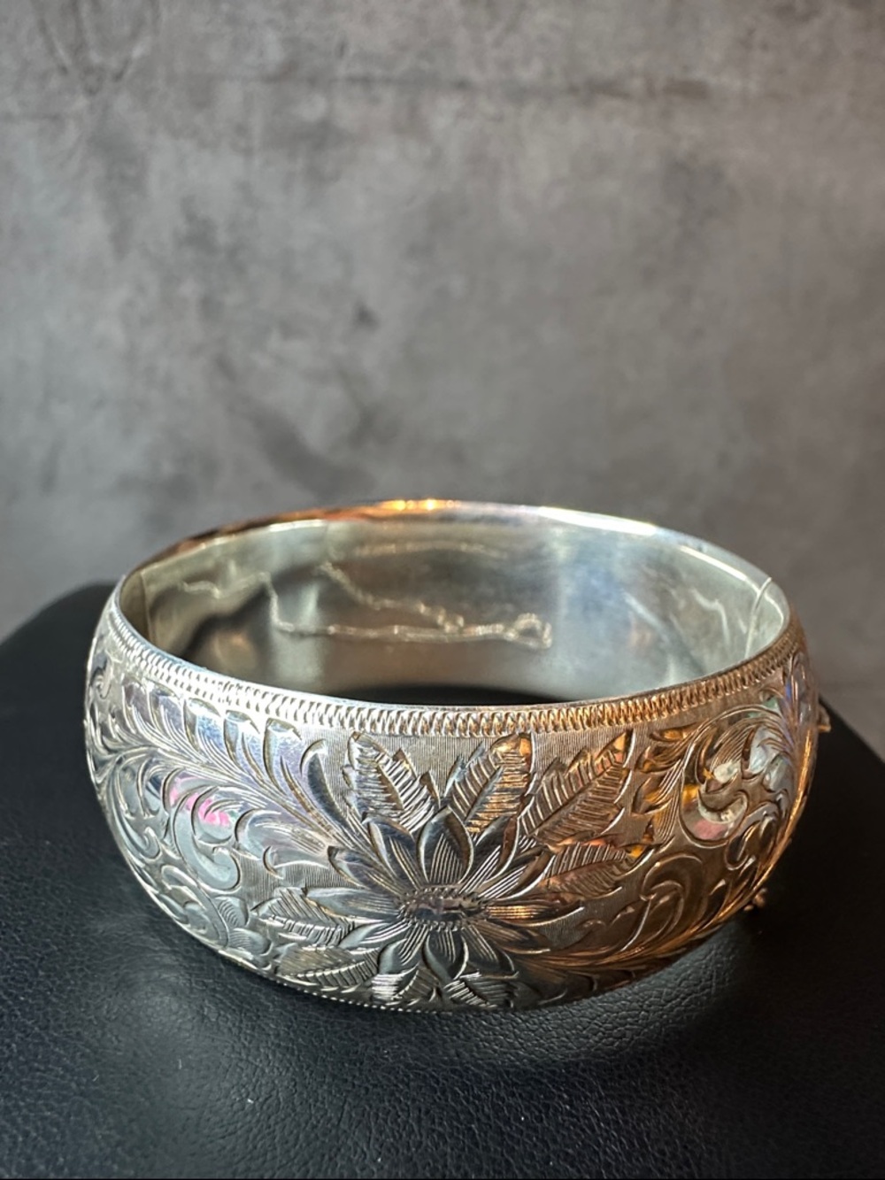 Hand-Engraved Floral Sterling Silver Bangle Bracelet - Elegant Women's Jewelry